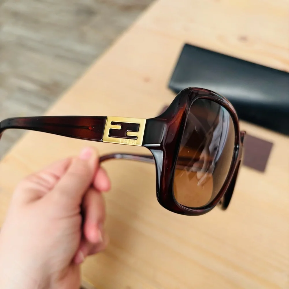 Fendi Brown Tortoise FS5227 Square Sunglasses Women’s W/‎ Case Preloved